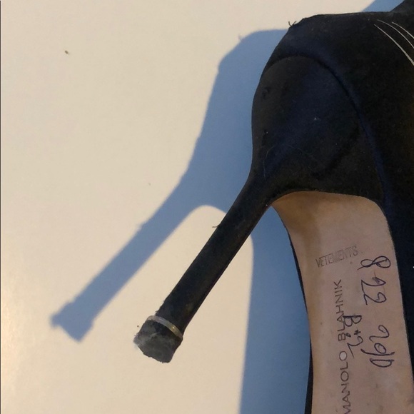 Manolo Blahnik x Vetements - Picture 4 of 4